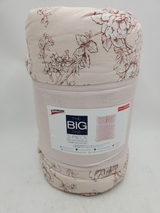 The Big One 2-Piece Reversible Comforter Set TWIN/TWIN XL SET  ( Size Single )